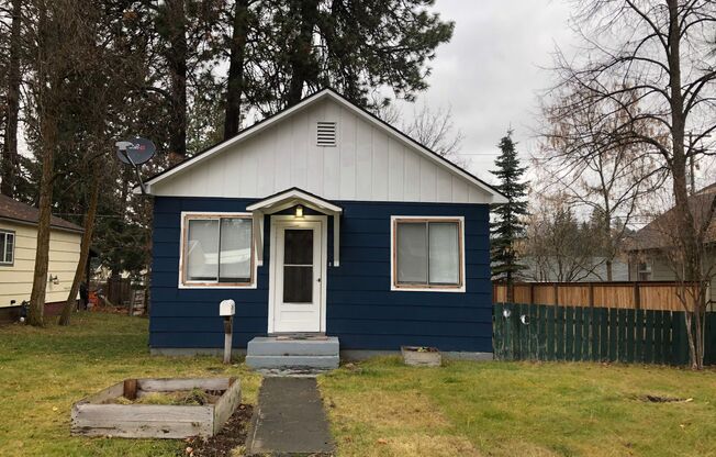 Beautiful Vintage Cabin Type Home.