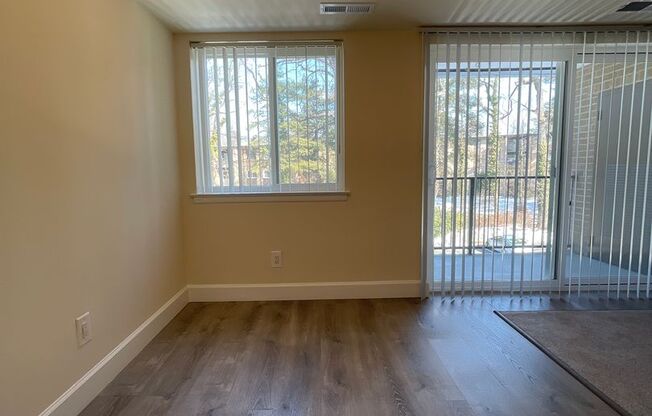 2 beds, 2 baths, 1,000 sqft, $1,975, Unit 14227 #301