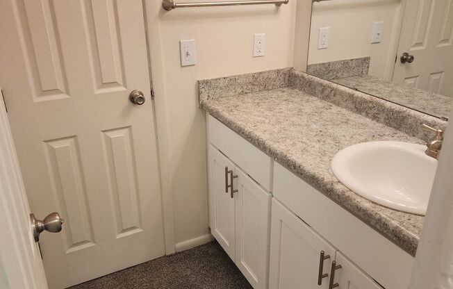 2 beds, 1 bath, 988 sqft, $1,150, Unit 01 - 115