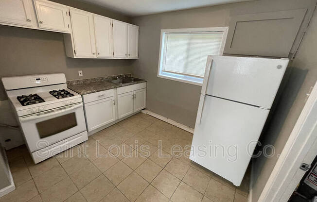 3 beds, 1 bath, 897 sqft, $1,150