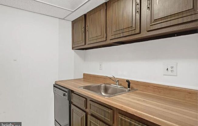 1 bed, 1 bath, $1,195