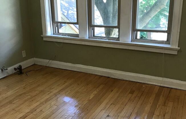 Studio, 1 bath, $825, Unit 32