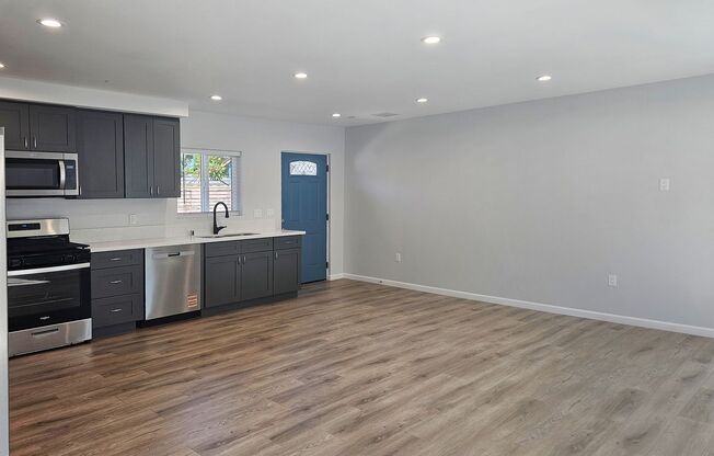 New 2 Bd, 2Ba with Large Yard!