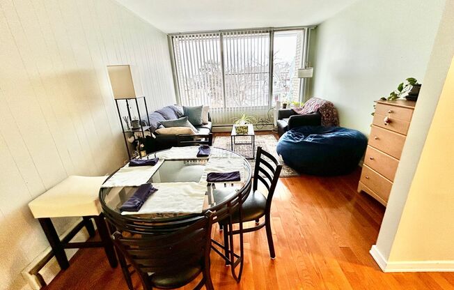 2 beds, 1 bath, 768 sqft, $2,350, Unit 321