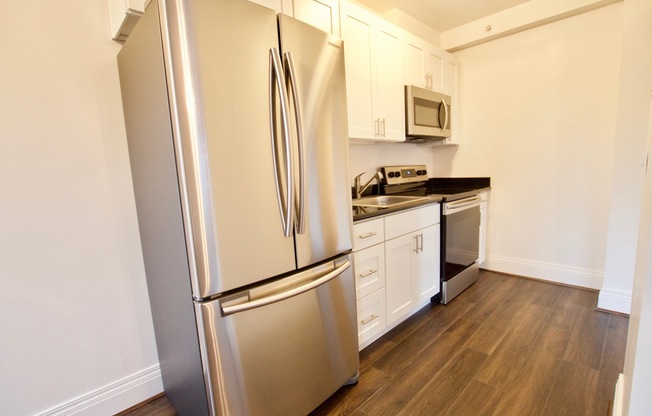 1 bed, 1 bath, 696 sqft, $1,795, Unit 0709