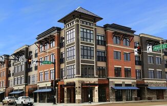 Renaissance on Main - Downtown Living with Great Amenities