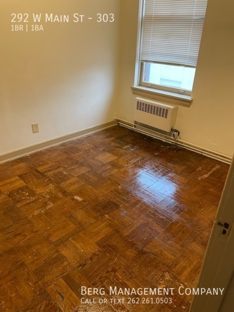 292 W Main St