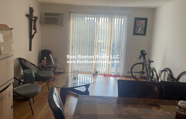 435 SHIRLEY ST