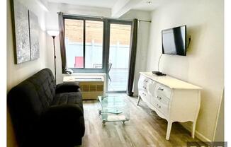 2 beds, 1 bath, $5,395, Unit 2D