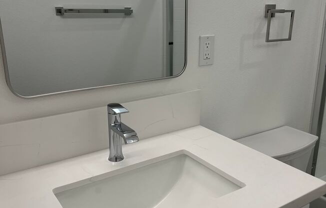 2 beds, 1 bath, 802 sqft, $2,695, Unit 6700-D