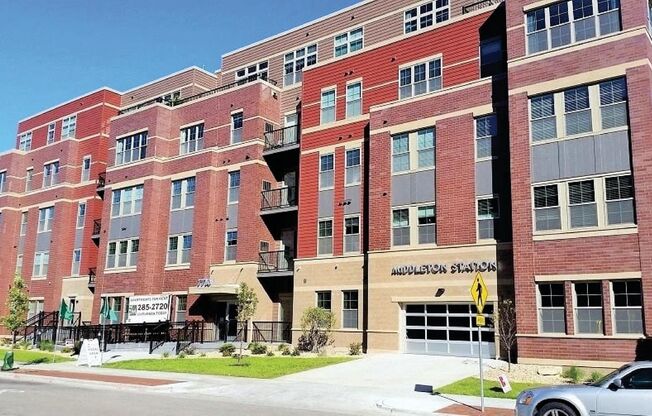 1 bed, 1 bath, 650 sqft, $1,695, Unit 7710-406