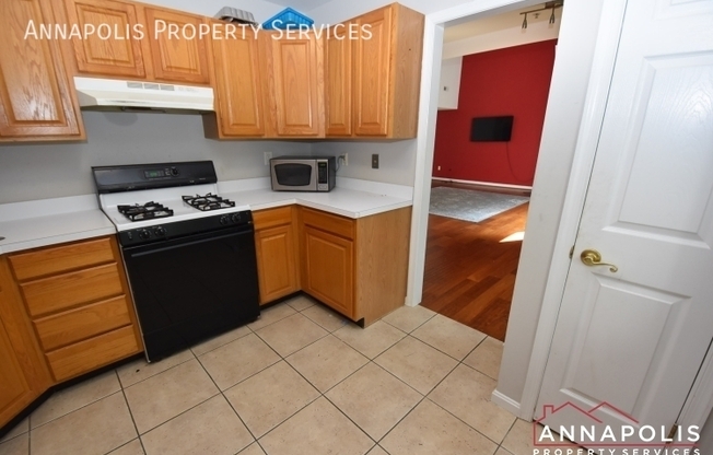 641 OAKLAND HLS CT