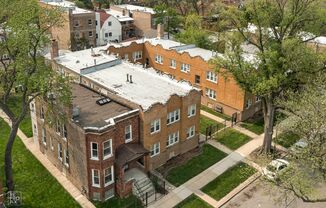 1042 N Leamington