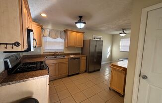 2 beds, 1 bath, $1,395