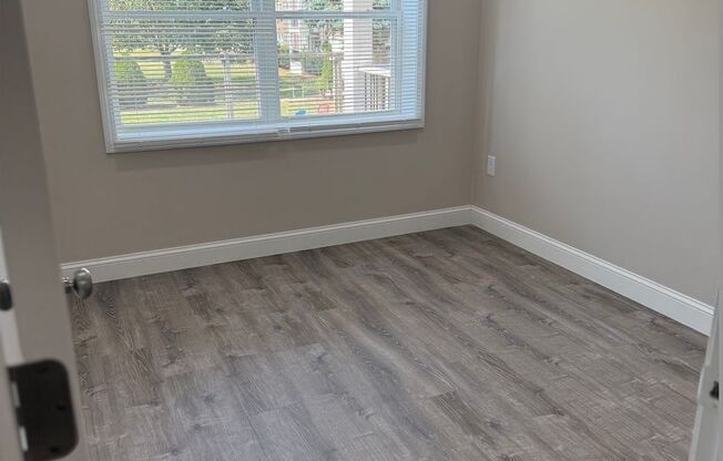 2 beds, 1 bath, 680 sqft, $2,525, Unit 23-23