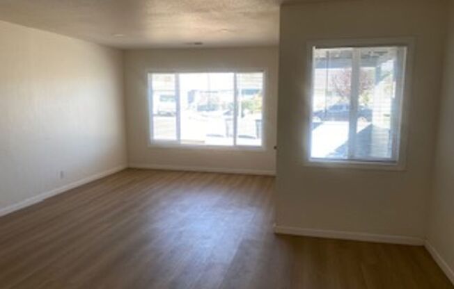 3 beds, 1 bath, $2,750