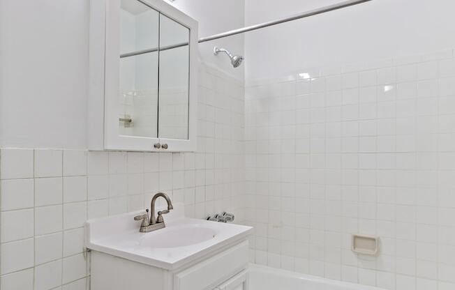 1 bed, 1 bath, $3,150, Unit 3D