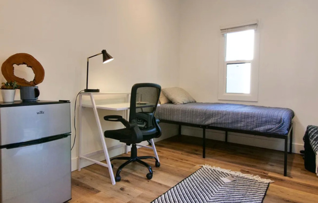 Hurry! 1 Month Rent Free: 1 Block from UC Berkeley