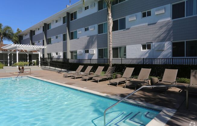 Studio, 1 bath, 320 sqft, $1,595, Unit C325-A