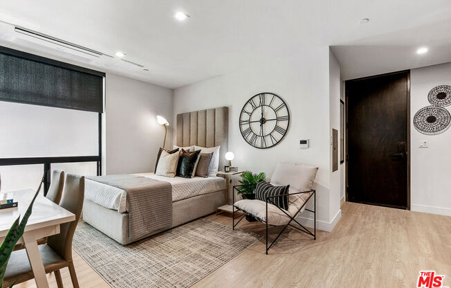 Studio, 1 bath, 350 sqft, $2,450, Unit 236