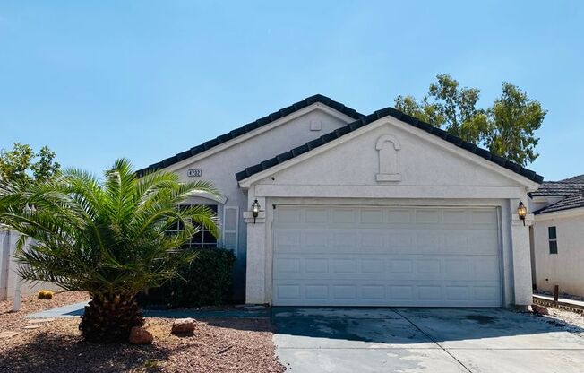 BEAUTIFUL 1 STORY HOME IN SPRING VALLEY! 3 BEDS 2 BATHS! CLOSE TO HIGHWAYS AND SHOPPING CENTERS!