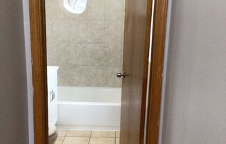 Studio, 1 bath, $850, Unit 11027-3W