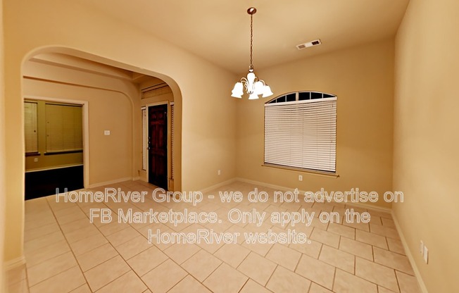 643 E SANDRA LN