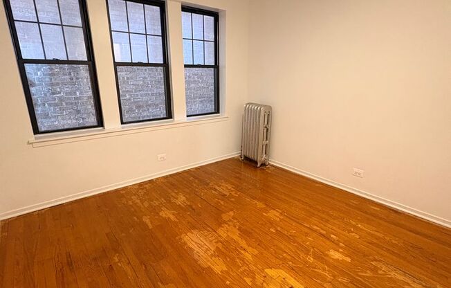 2 beds, 1 bath, 722 sqft, $1,175, Unit CA 127.5-2E