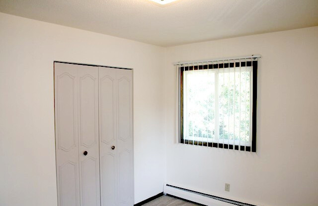 Colonial Terrace Apartments
