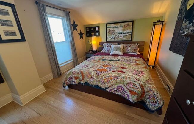 Fully Furnished Beautifully Restored Vintage Home Available Monthly