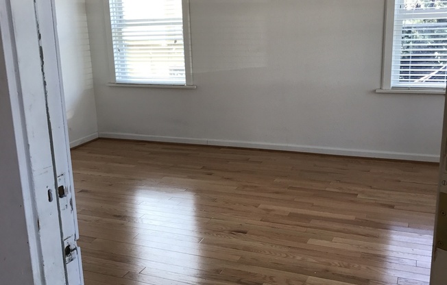 Studio, 1 bath, 459 sqft, $1,275, Unit 01