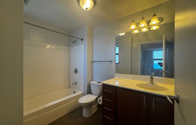 2 beds, 2 baths, $2,400, Unit 401