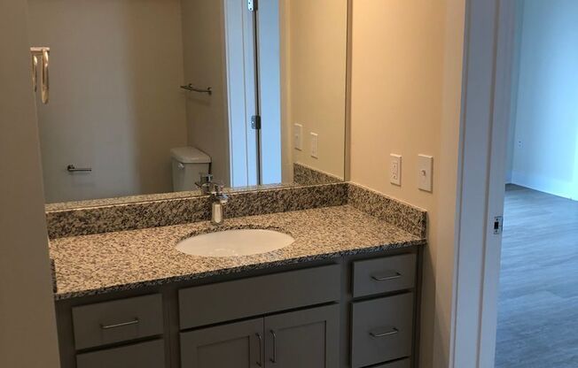 2 beds, 2 baths, 600 sqft, $1,599