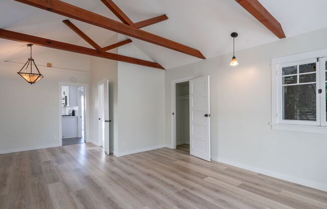 706 Marine Street - 1 Bedroom + Sudio Home