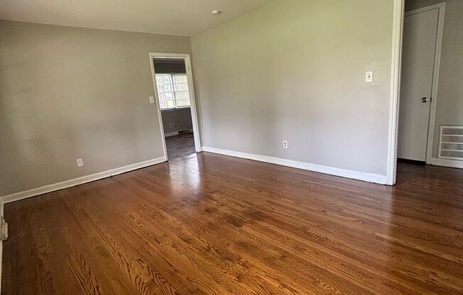 Spacious 3 bedroom home! (500.00 off first Full Months Rent )