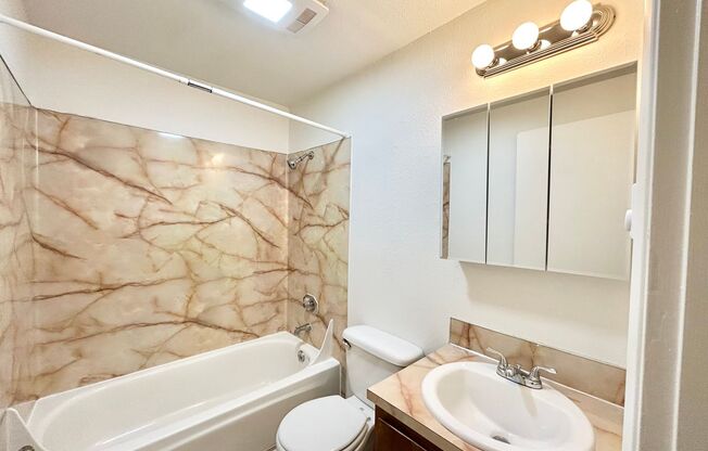 2 beds, 1 bath, 720 sqft, $1,125, Unit 5