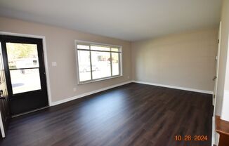 2 beds, 1.5 baths, 970 sqft, $995, Unit Spring 145 - Apt 3