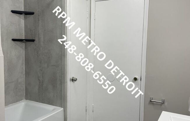 3 beds, 1 bath, $1,650, Unit (NO)