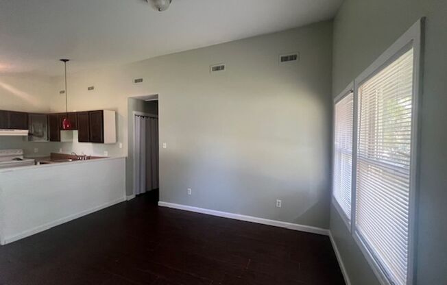 3 beds, 1 bath, $1,000