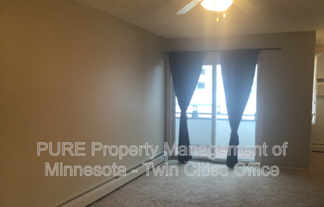 1311 W 82 ST