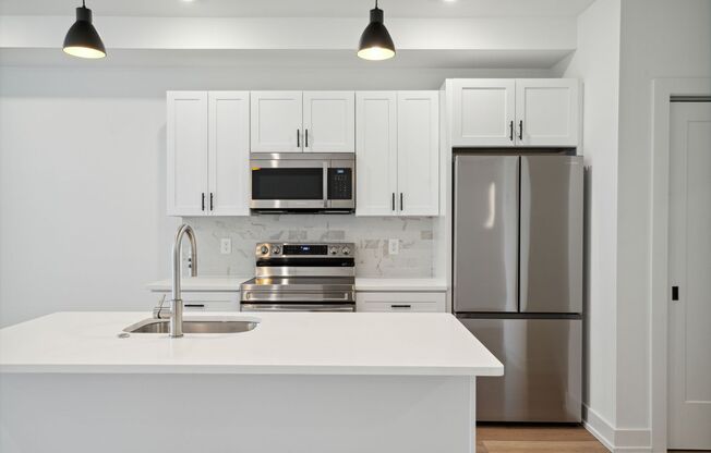 2 beds, 2 baths, 928 sqft, $2,175, Unit Unit 605