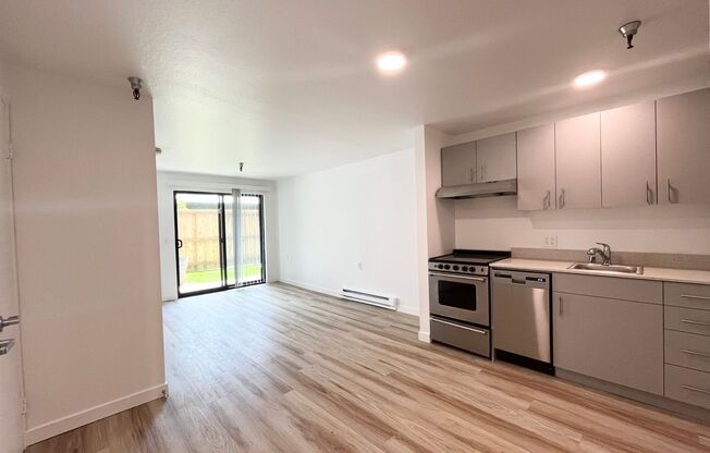 Studio, 1 bath, 480 sqft, $1,565, Unit 130