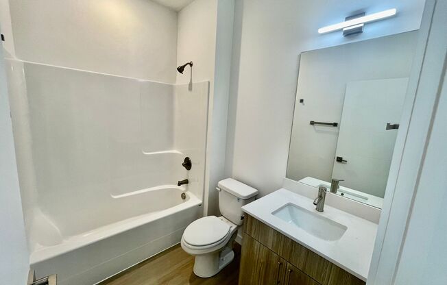 Studio, 1 bath, 326 sqft, $1,175, Unit 8