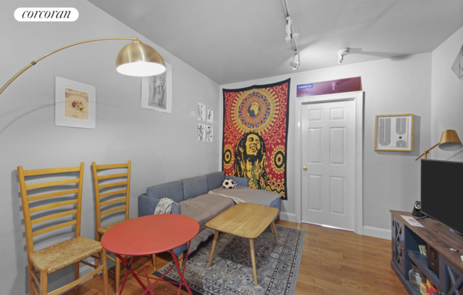 163 CHRYSTIE ST