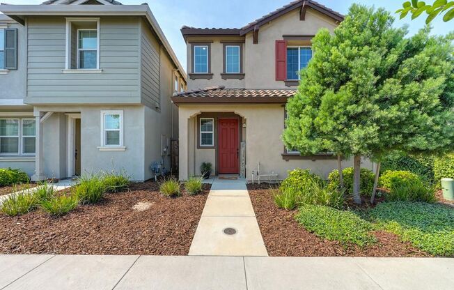 Now Leasing – 3 Bed + Loft, 2.5 Bath (2019) | 1,713 sq ft | 2-car garage