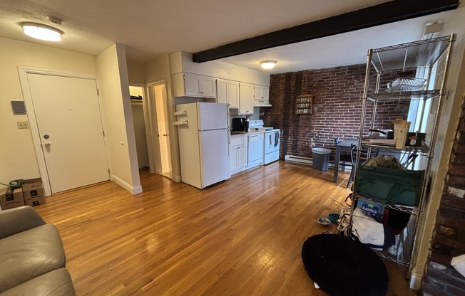 Studio, 1 bath, 700 sqft, $2,495, Unit F