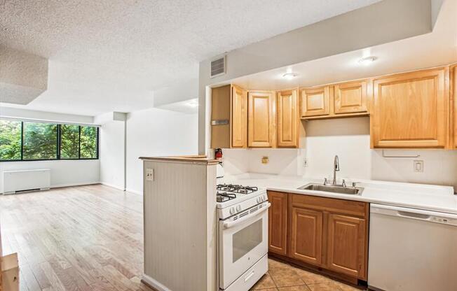 1245 13 ST NW