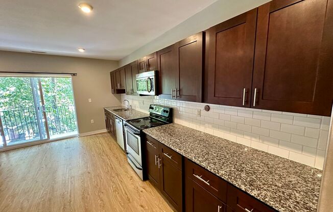 2 beds, 2 baths, 900 sqft, $2,050, Unit 3D