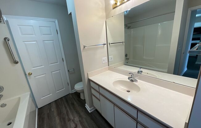 1 bed, 1 bath, 765 sqft, $1,075, Unit 2750-2