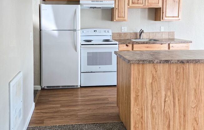 1 bed, 1 bath, 640 sqft, $1,050, Unit 19